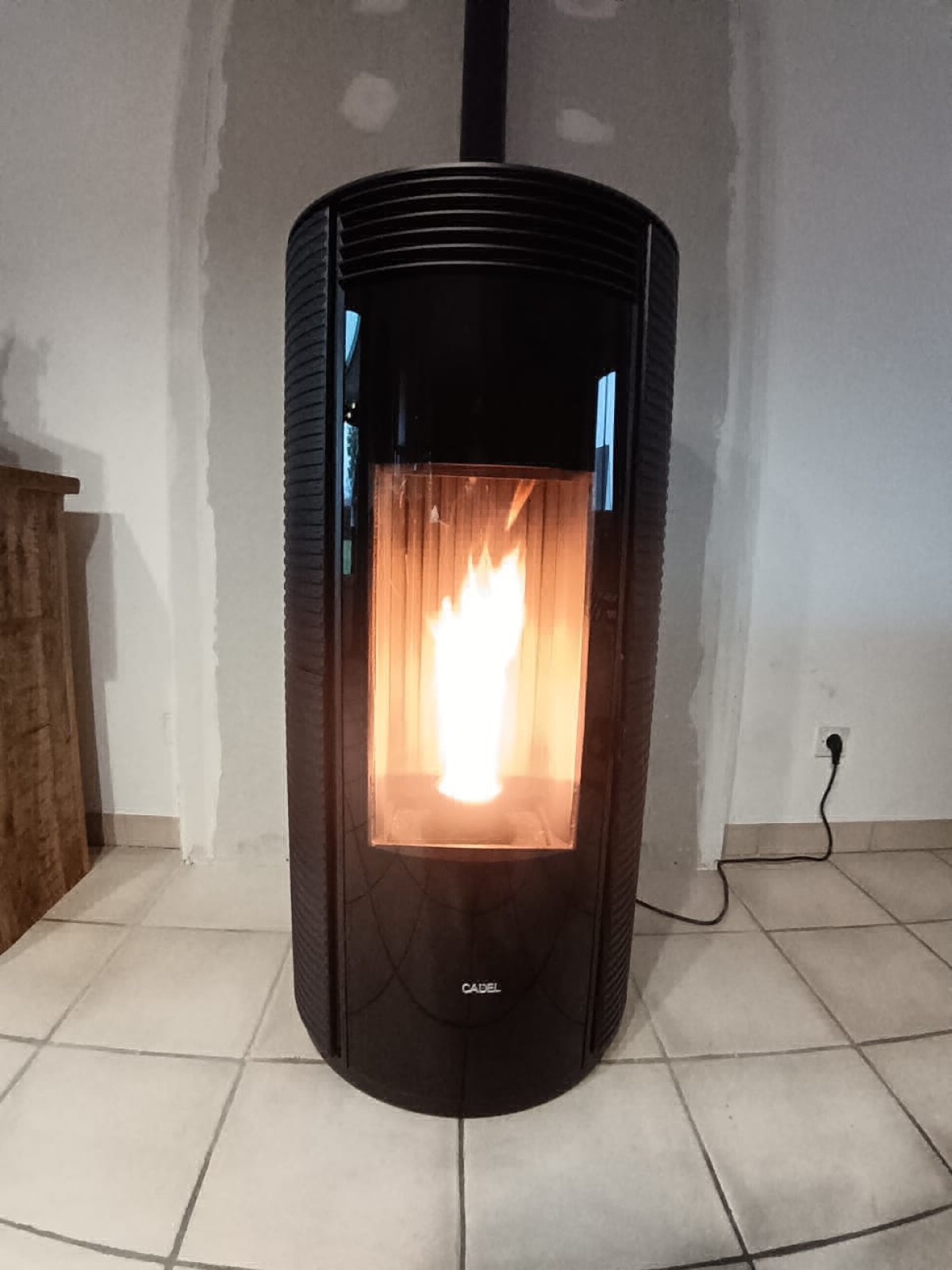 Vente et installation d’un poêle à granulés CADEL SPIN PLUS GHISA à Vatteville-la-rue entre Yvetot et Pont-Audemer.
