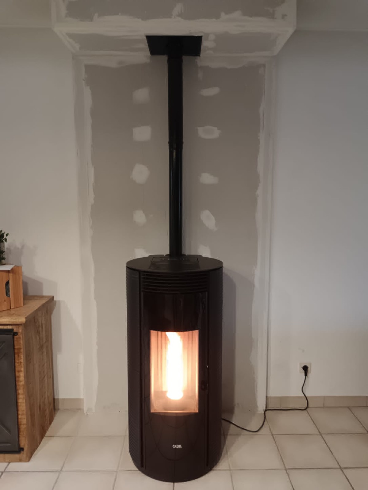 Vente et installation d’un poêle à granulés CADEL SPIN PLUS GHISA à Vatteville-la-rue entre Yvetot et Pont-Audemer.