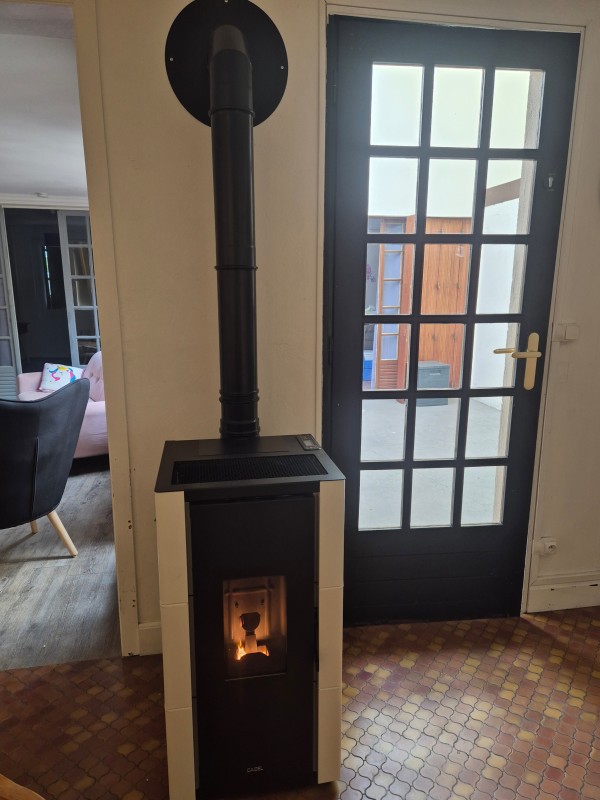 Vente et installation d’un poêle à granulés CADEL Cristal 9kw à Routot entre Pont-Audemer et Bourg-Achard
