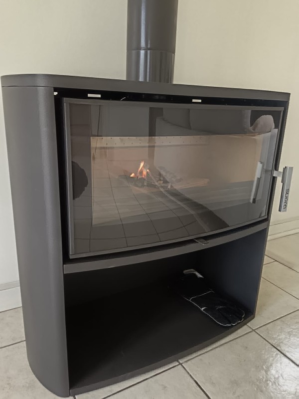 Vente et installation d’un poêle à bois SUPRA LASLO BÛCHER à PAVILLY entre ROUEN et YVETOT 76.