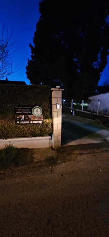 Vente et installation d’un poêle à granulés CADEL FRAME 9KW WIFI à PONT-AUDEMER à côté de PONT-L’ÉVÊQUE et LISIEUX.