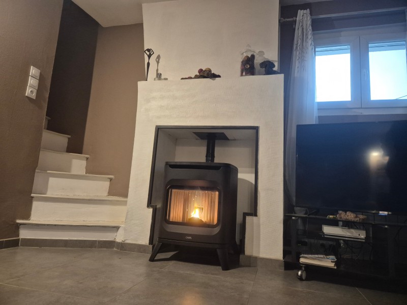 Vente et installation d’un magnifique poêle à granulés CADEL HUBLOT à Duclair entre Canteleu et Caudebec-en-Caux. 