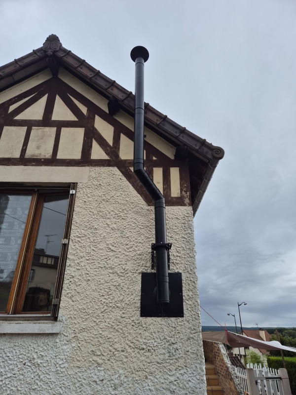 Vente et installation d’un poêle à granulés CADEL CRISTAL 7kw anthracite à Le Trait entre Yvetot et Rouen.